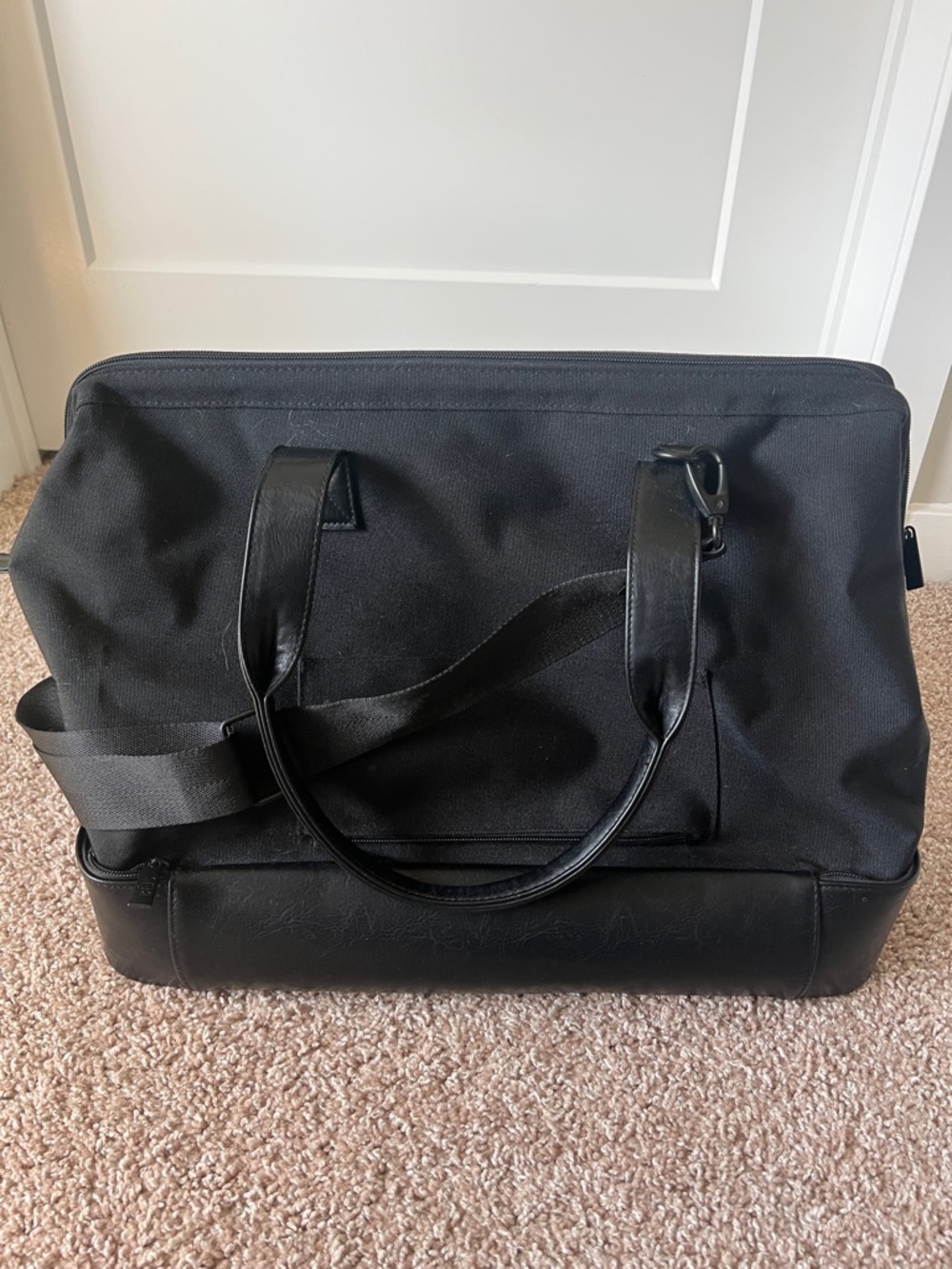 Beis Weekender Bag in Black - Picture 2 of 11